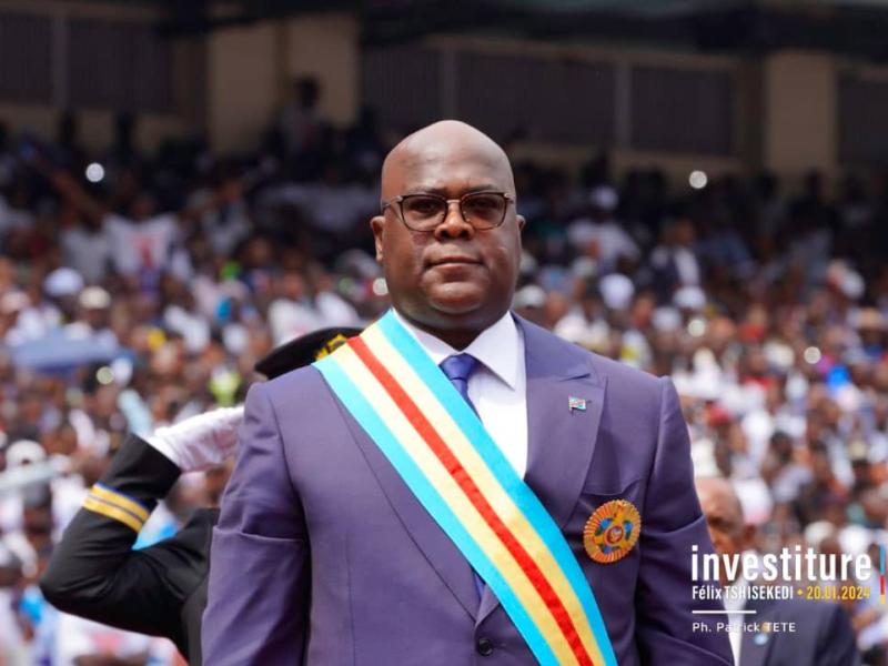 Le chef de l'État Félix Tshisekedi reçoit du DG de CDC Africa les réactifs et les équipements de laboratoire
