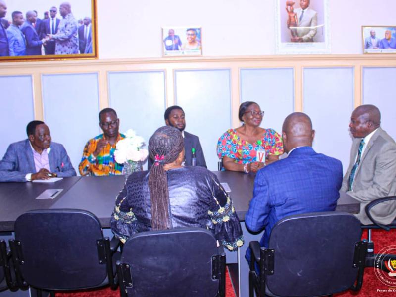 Le gouverneur du Kasaï central Joseph Moïse Kambulu lors d'une audience accordée aux membres du fonds national de promotion de service social, lundi 13 janvier 2024