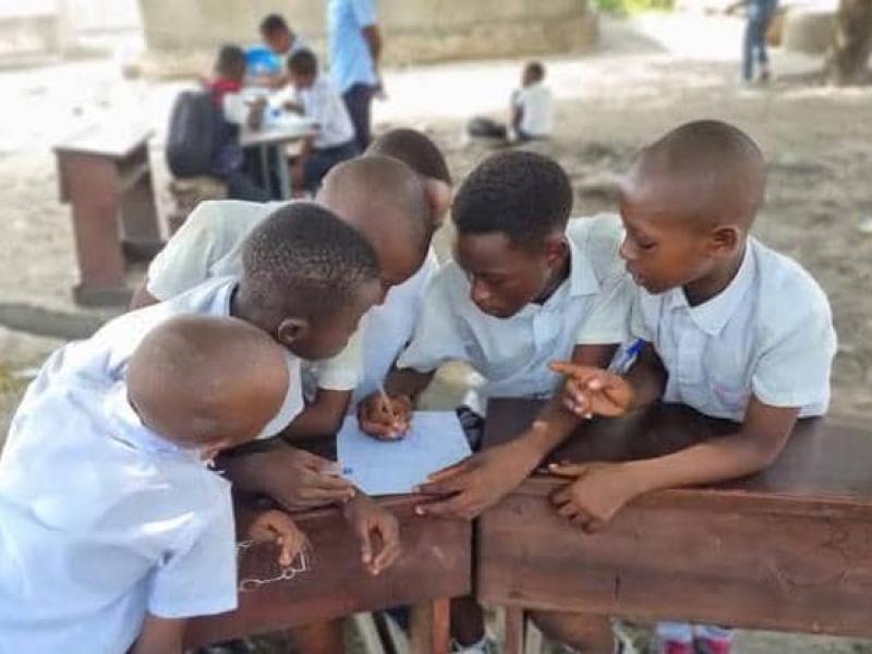 Quelques élèves d'une école à Kinshasa. [Photo d'illustration]