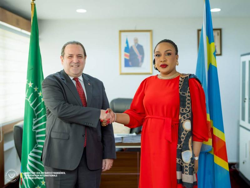 La vice-ministre des affaires étrangères Gracia Yamba et Husun Murat, ambassadeur turc en RDC ce samedi 25 janvier 2025