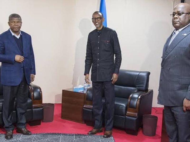 De gauche à droite, Joâo Lourenço de l'Angola, Paul Kagame du Rwanda et Félix Tshisekedi de la RDC