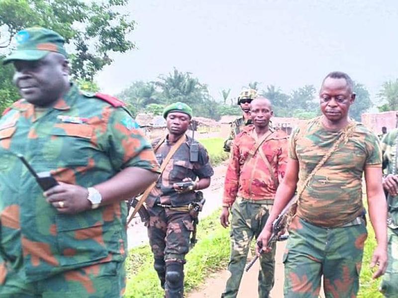 Le Général de Brigade Moyo Rabi Richard, en opérations de combats contre les miliciens Mobondo, dans la province de Maïndombe [photo d’illustration]