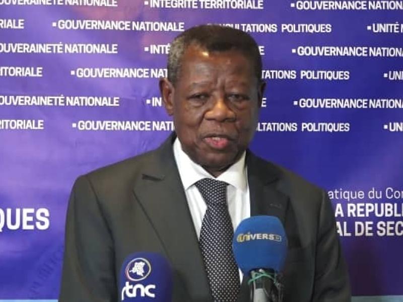 Consultations politiques : Lambert Mende invite Félix Tshisekedi à laisser les portes ouvertes