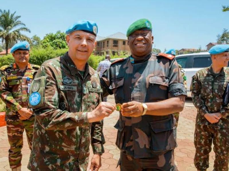 Rencontre entre le gouverneur militaire de l'ituri et le général Ulisses de Mesquita Gomes, commandant de la Force de la MONUSCO à Bunia [photo d'illustration]