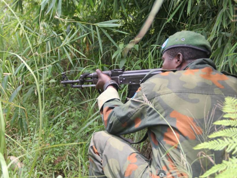 Un soldat FARDC sur la ligne de front contre les miliciens Mobondo dans la province de Maï-Ndombe [photo d’illustration]