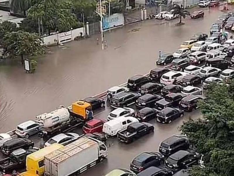 Boulevard du 30 juin, ce vendredi 11 avril 2025.