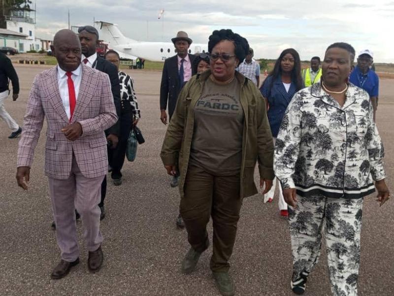 Marie-Thérèse Sombo, ministre de l’ESU, lors de son arrivée à Kolwezi