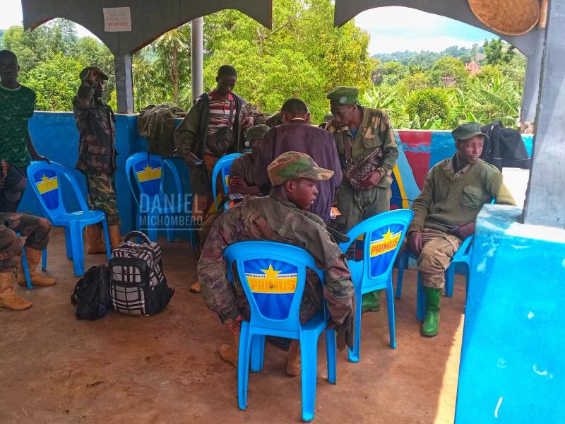 Des éléments du M23-AFC rendus auprès des Wazalendo à Kasheke. Photo: Daniel Michombero
