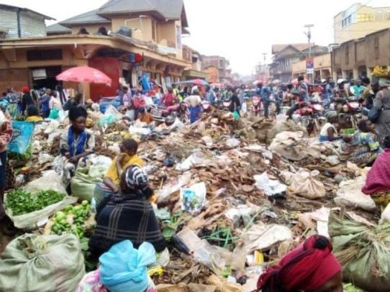 Des immondices qui envahissent les rues de Butembo [photo d’illustration]