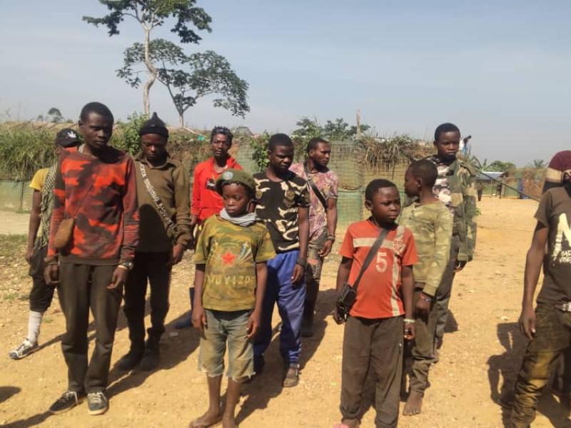 Parade des miliciens ayant installé des nouvelles positions dans le territoire de Mambasa en province de l’Ituri