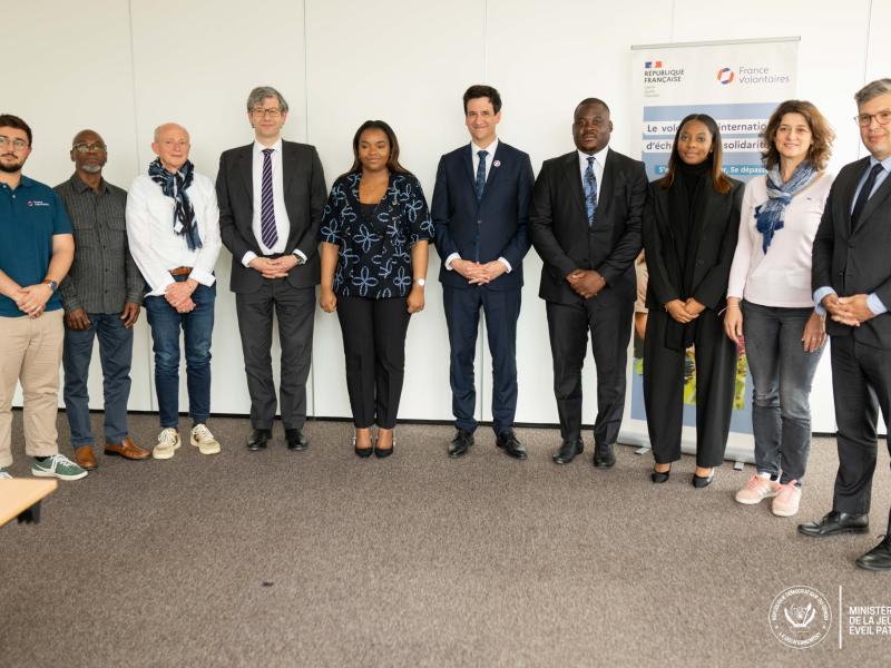 La ministre congolaise de la Jeunesse et de l'Éveil Patriotique, Noëlla Ayeganagato au d'autres personnalités de la France [photo d'illustration]