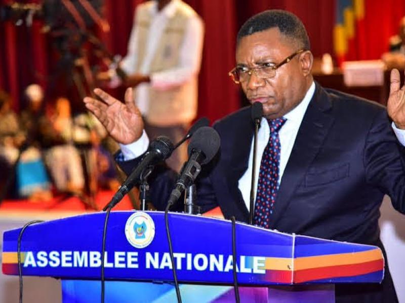 Le député national Alphonse Ngoyi Kasanji lors d'une plénière à l'Assemblée nationale