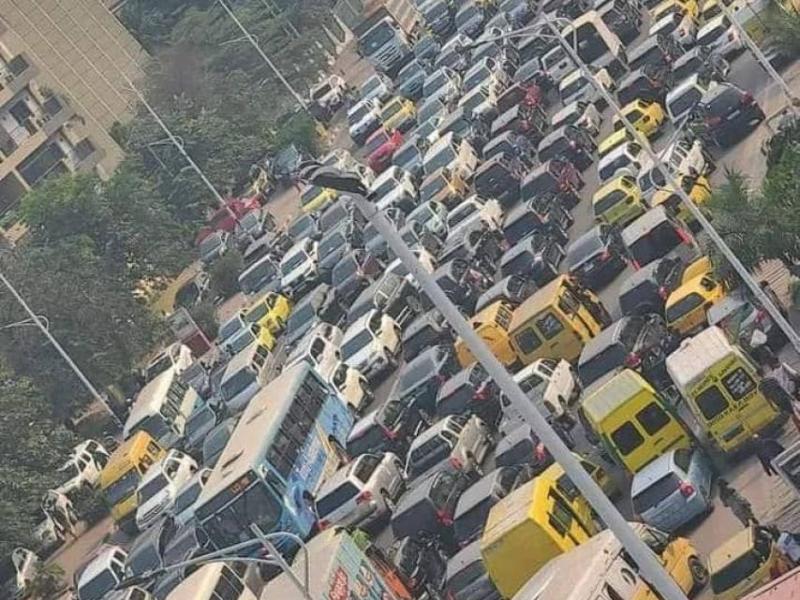 Embouteillage sur le boulevard du 30 juin à Kinshasa. [Photo d'illustration]