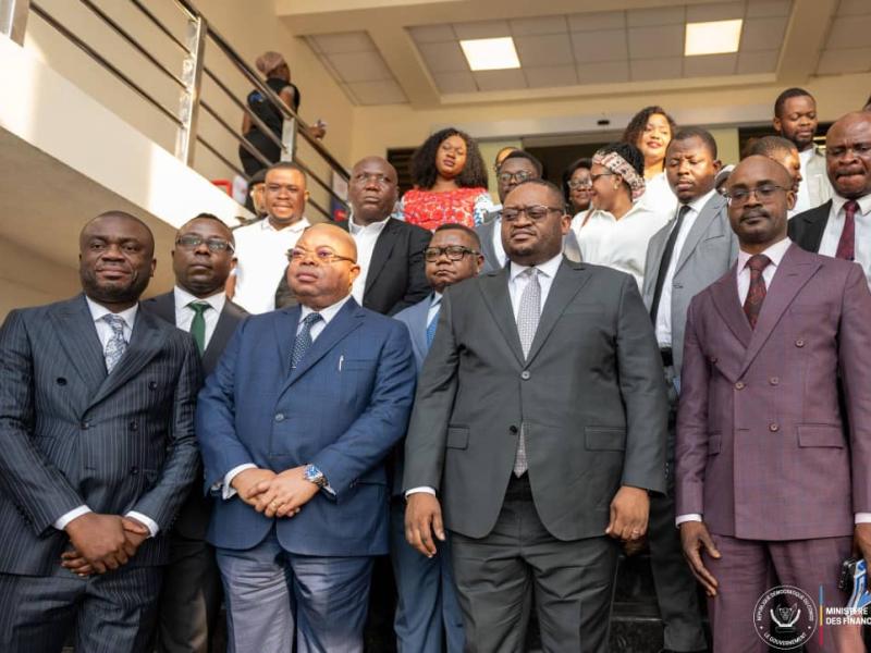 Le ministre Doudou Fwamba Likunde Li-Botayi en visite de travail à la DGI, le 30 avril 2025, à Kinshasa