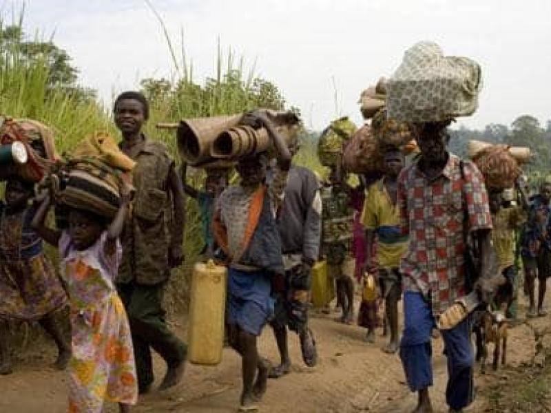 Les habitants d'un village du territoire de Walikale fuyant les affres  des groupes armés [photo d’illustration]