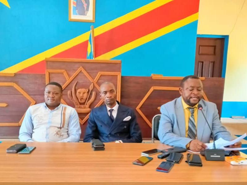 Le président de l'UNPC Kasaï, Mac Laurin Tshimanga devant les professionnels des médias [photo d'illustration]