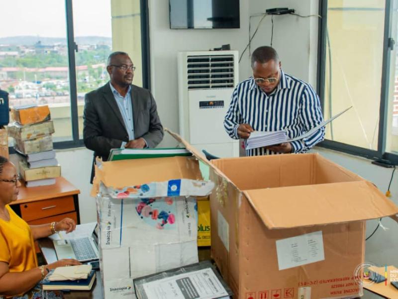 Operations de clôture de la réception et ouverture des plis de offres des entreprises ayant soumissionné dans le cadre du PFCIGL au ministère du Commerce extérieur