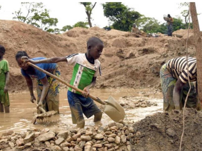 Des exploitants dans un carré minier dans l’est de la RDC [photo d’illustration]