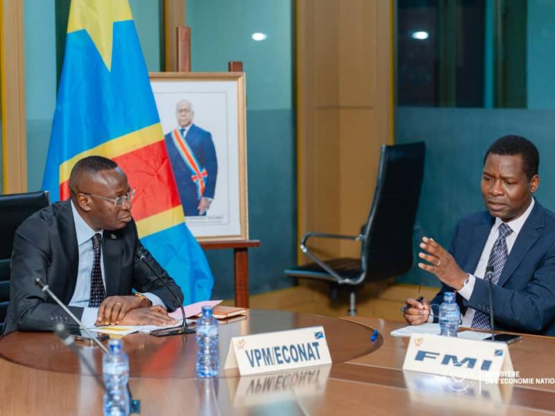 Échange entre le Vice- premier ministre,ministre en charge de l'économie nationale, échange avec Calixte Ahokpossi du FMI