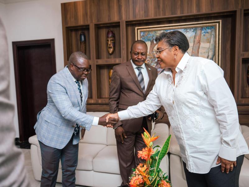 La Première ministre Judith Tuluka Suminwa et les deux gouverneurs de l'espace Kasaï 