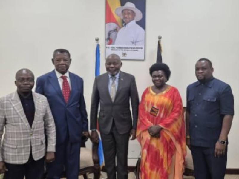 Le speaker de la chambre basse du parlement Vital Kamerhe en tête d'une délégation à Kampala
