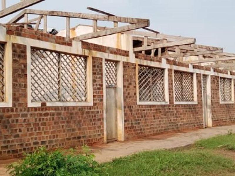 Une école sans toiture dans la province du Maniema