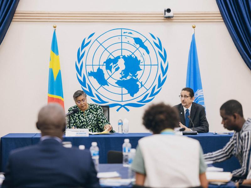 La Première Ministre Judith Suminwa en réunion avec des agents du Système des Nations Unies en RDC