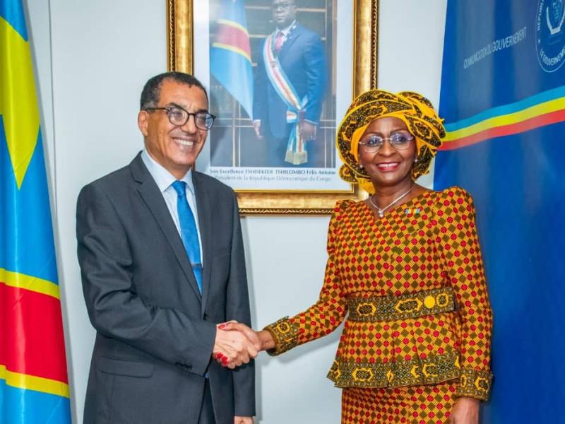 Le Directeur général adjoint et Officier en Chef chargé des Opérations de la direction générale Européenne, Hans DAS et la Ministre des affaires sociales, Aziza Munana, lundi 12 mai à Kinshasa