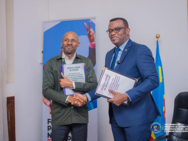 Le ministre de la communication et des médias Patrick Muyaya et celui de la fonction publique Jean Pierre Lihau [photo d'illustration]