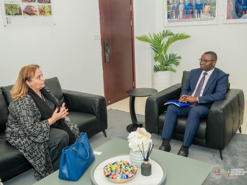 Le ministre du Commerce extérieur, Julien Paluku Kahongya, a échangé ce mardi 13 mai 2025 avec Naoual Atlas, Consul honoraire du Congo à Casablanca-Settat, en préparation du Forum économique tripartite prévu à Kinshasa