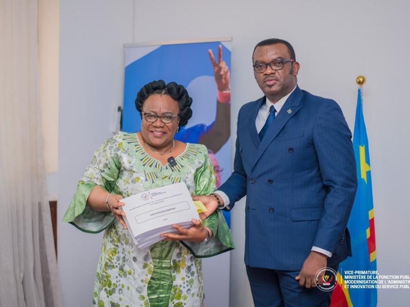 La ministre de l'ESU Marie Thérèse Sombo et le ministre le VPM de la fonction publique Jean Pierre Lihau [photo d'illustration]