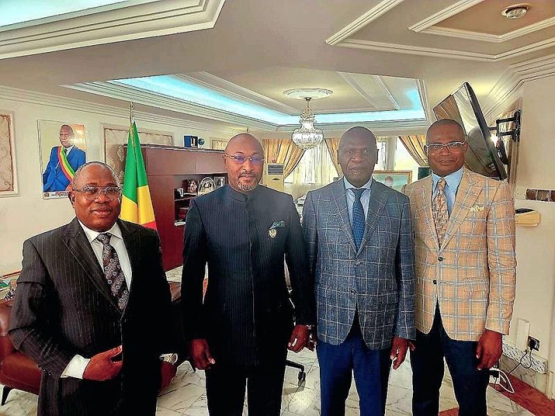 Jesus-Noël Sheke, et Dieudonné Bantsimba, ainsi que deux autres personnalités, à Brazzaville. [Photo d'illustration]