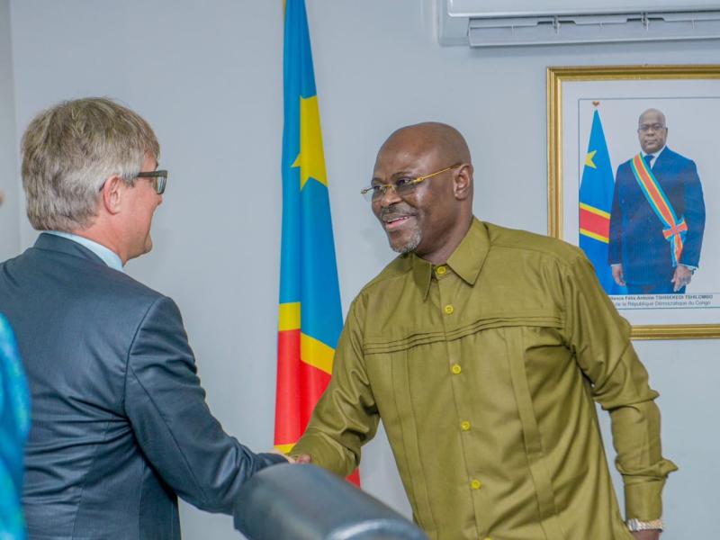 Le VPM Guy Kabombo Muadiamvita reçoit, à son cabinet de travail, Vasyl Hamianin, ambassadeur de l’Ukraine en RDC
