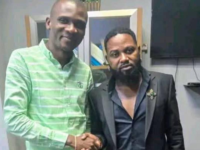 Le journaliste Gauthier Sey, et l'artiste musicien, Ferré Gola. [Photo d'illustration]
