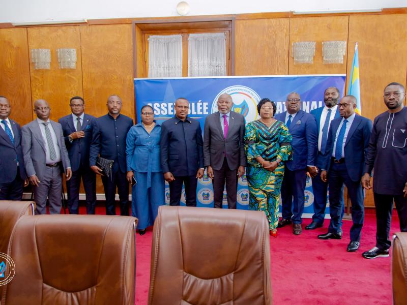 Le speaker de la chambre basse du parlement Vital Kamerhe et le caucus des députés nationaux du Lualaba, mardi 21 mai 2025