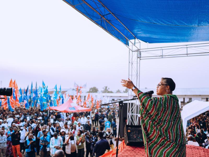 La Première Ministre Judith Suminwa communie avec la population de Tshikapa
