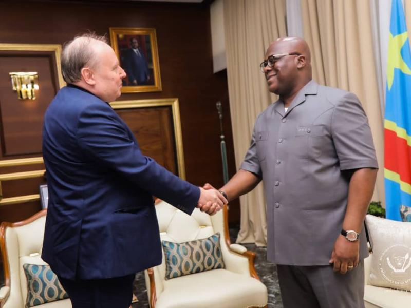 Le chef de l'État Félix Tshisekedi et l'ambassadeur extraordinaire et plénipotentiaire de la Russie en RDC, mardi 27 mai 2025