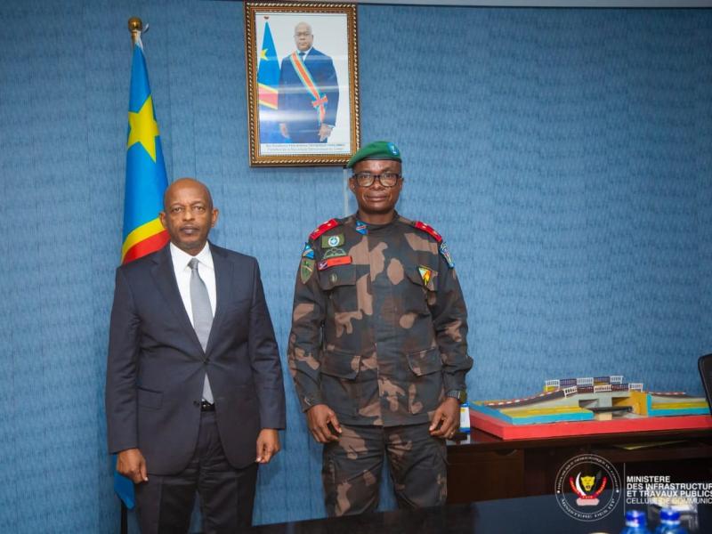 Le ministre Alexis Gisaro et le Gouverneur militaire Kakule Somo Evariste