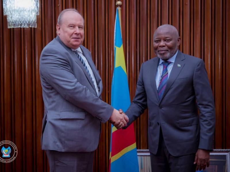 Le speaker de la chambre basse du parlement Vital Kamerhe et Karl TIKHAZE, ambassadeur extraordinaire et plénipotentiaire de la Fédération de la Russie en RDC