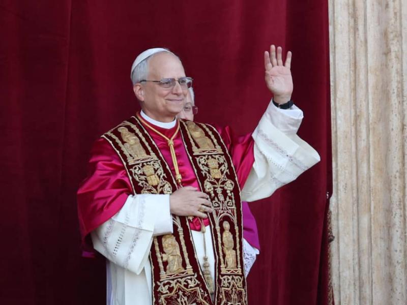 Le nouveau pape  de l’Eglise Catholique, Léon XIV apparu à la Loggia Saint Pierre après son élection