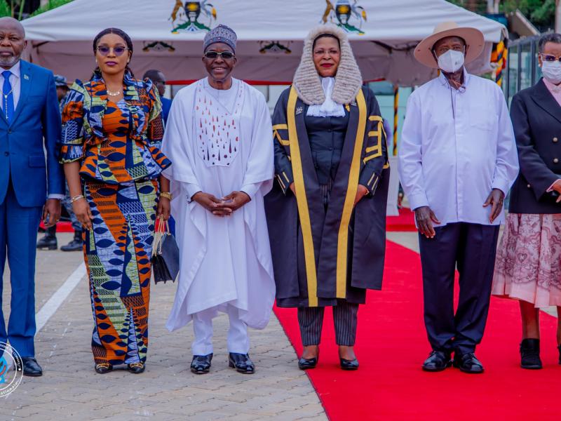 Le Président de l'Assemblée nationale Vital Kamerhe aux côtés des autorités ougandaises lors de la cérémonie d'ouverture de la 5e session ordinaire du parlement de la 11 ème législature à Kampala, jeudi 05 juin 2025