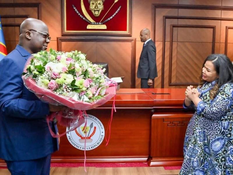 La ministre d’État en charge des affaires étrangères Thérèse Kayikwamba honorée par le Président Félix Tshisekedi pour sa diplomatie agissante en faveur de la RDC sur la scène internationale