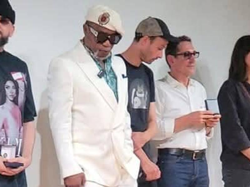 Koffi Olomide aux côtés de quelques sociétaires de la Sacem.