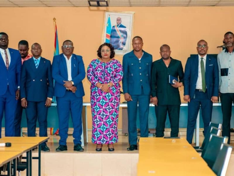 Les responsables de la REPK, du DDK de la SNEL ainsi les représentants du Ministre provincial des Mines, Hydrocarbures et Portefeuille lors d'une réunion pour l'éclairage de Kinshasa