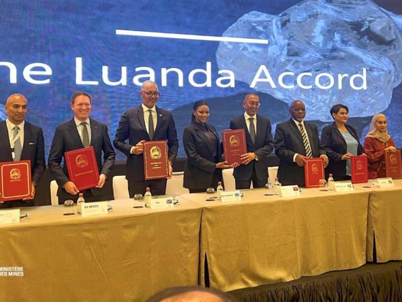 La RDC, représentée par le ministre des Mines, Kizito Pakabomba, adhère à l'Accord de Luanda pour valoriser le diamant naturel