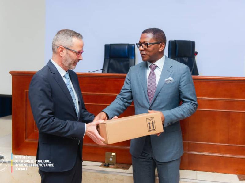 L'ambassadeur de la France en RDC et le Directeur de cabinet du ministre de la santé, ce lundi 23 juin 2025