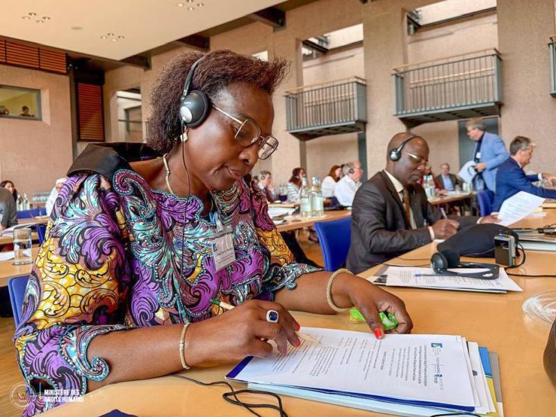 La ministre Chantal Chambu Mwavita, des Droits humains en RDC, au 2ᵉ Dialogue franco-allemand pour la paix et la justice, organisé à la Maison Robert Schuman à Trèves, en Allemagne