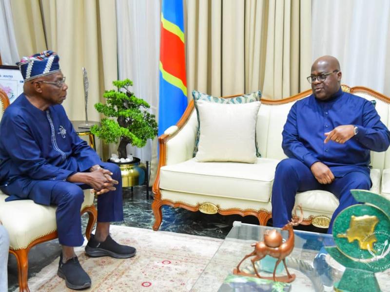 Olusegun Obasanjo reçu, à Kinshasa, par le Président Félix Tshisekedi, avant la signature de l’accord de paix RDC-Rwanda facilité par Washington.