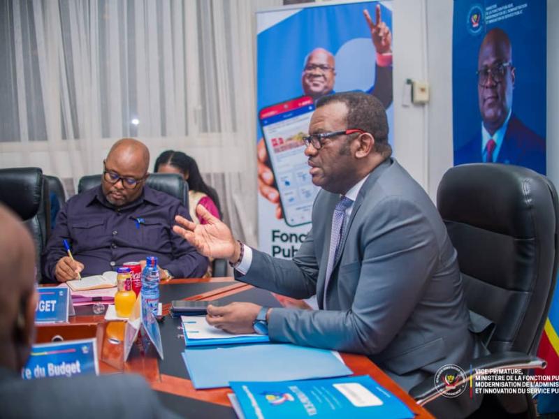 L’avant-projet de la nouvelle politique salariale des agents publics a été examiné lors d’une réunion tripartite entre Jean-Pierre Lihau, Aimé Boji et Oneige N'Sele.