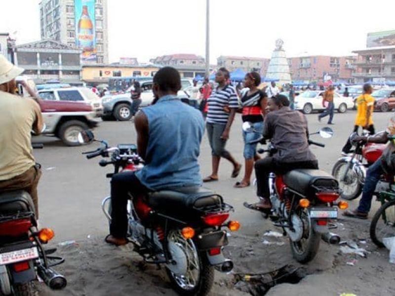 Des taximen moto dans la ville de Kinshasa,  communément appelés "wewas" [photo d’illustration]